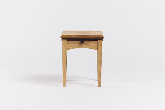 stool     st-1